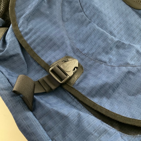 L.L. Bean Navy and Black Laptop Messenger Crossbody Bag - Picture 3 of 13